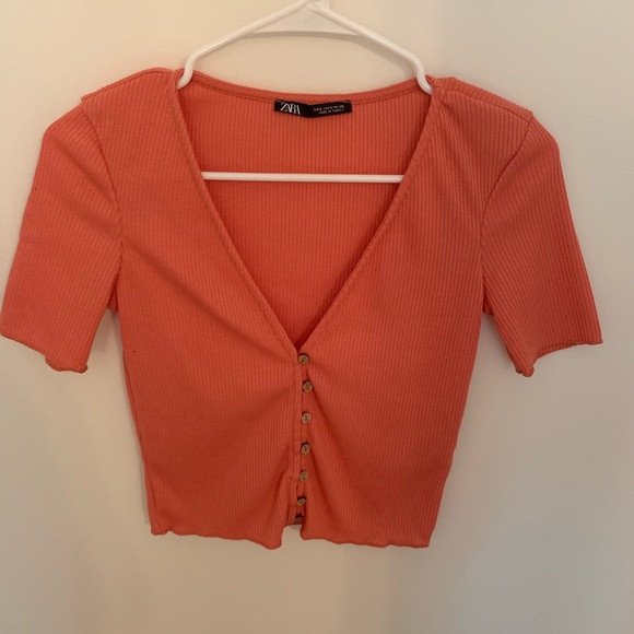 ZARA v-neck T-shirt - Picture 2 of 4